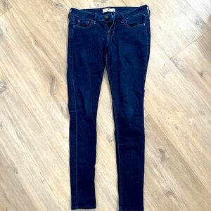 Hollister low rise jeans size 4 X-long.